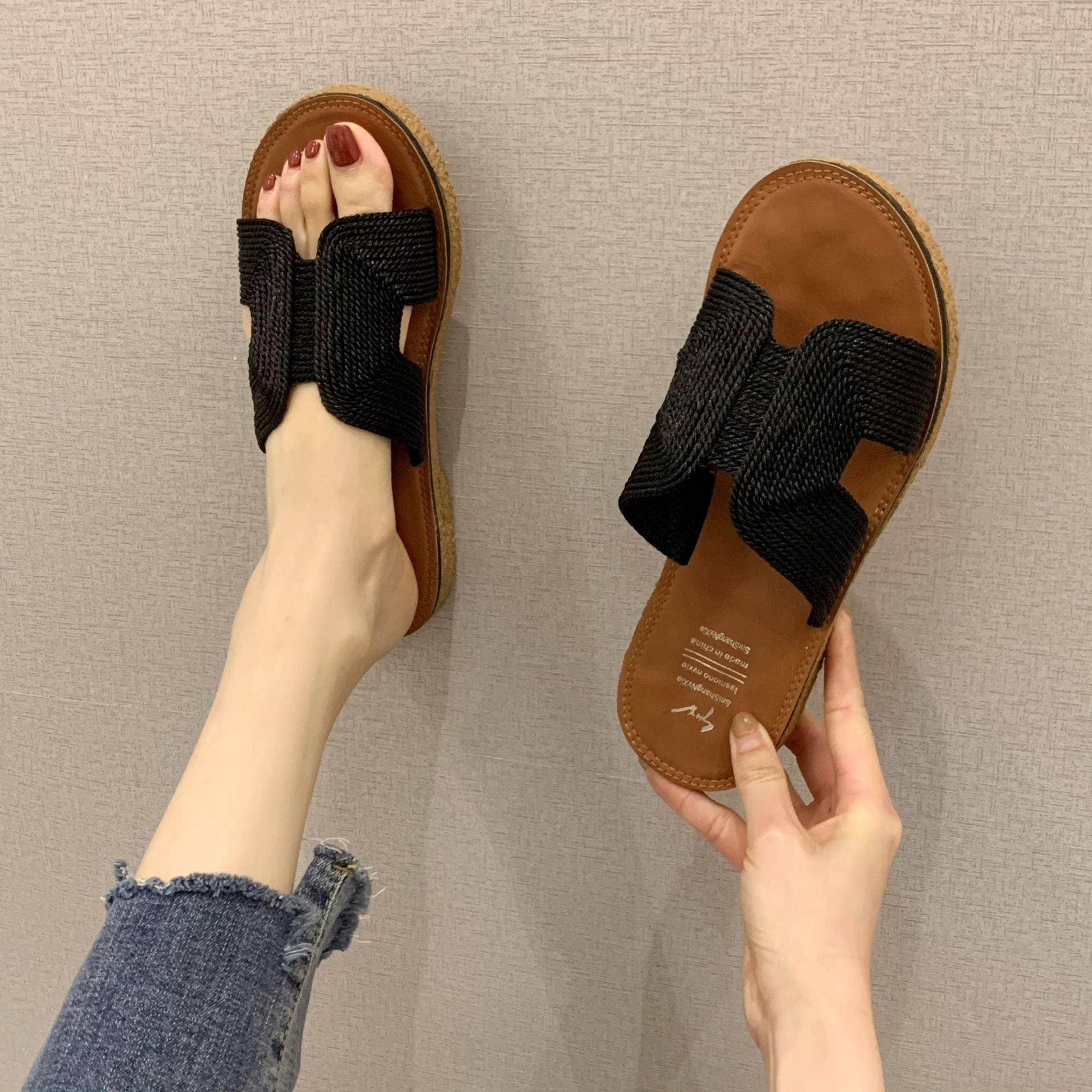 Sandales de plage à semelle épaisse tendance