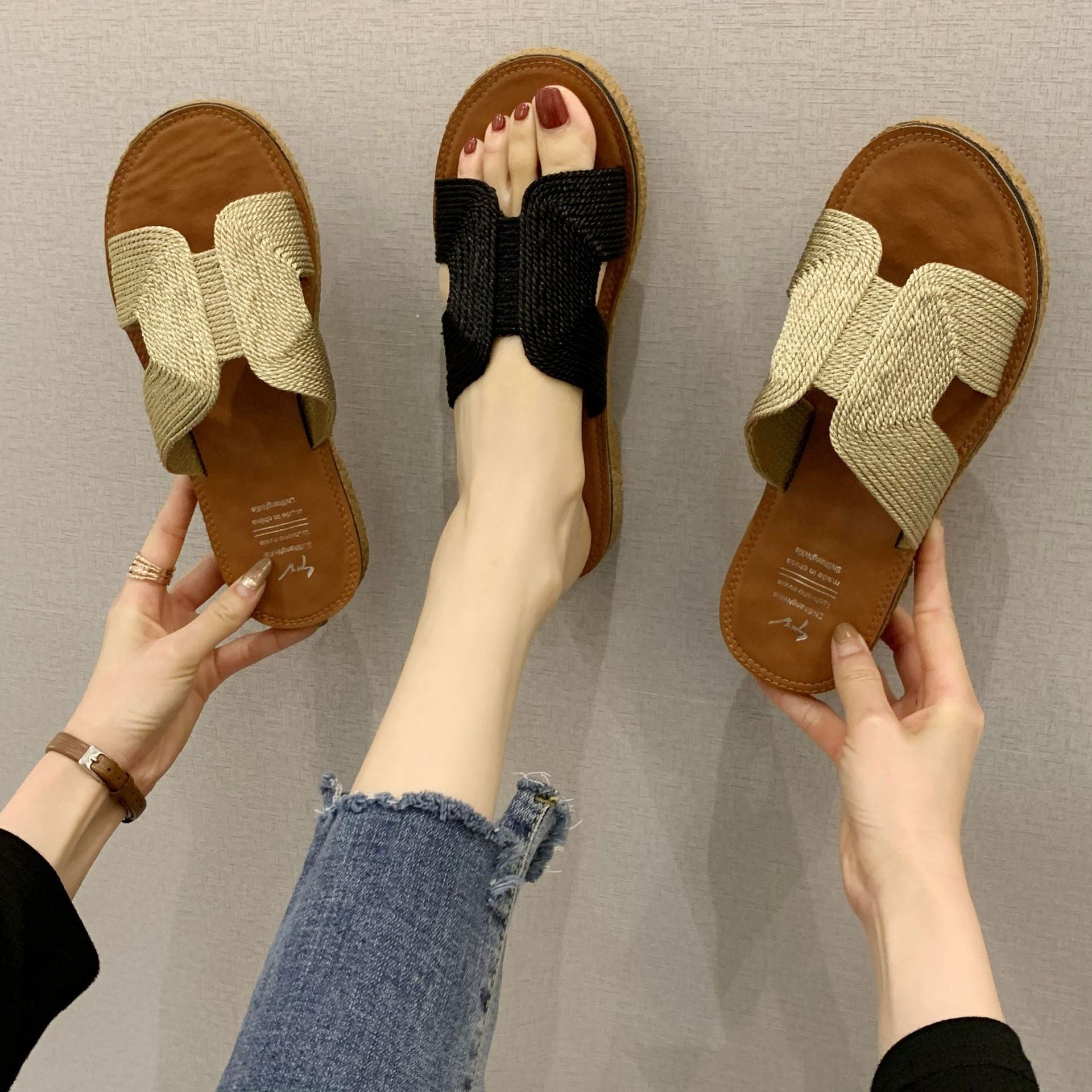 Sandales de plage à semelle épaisse tendance