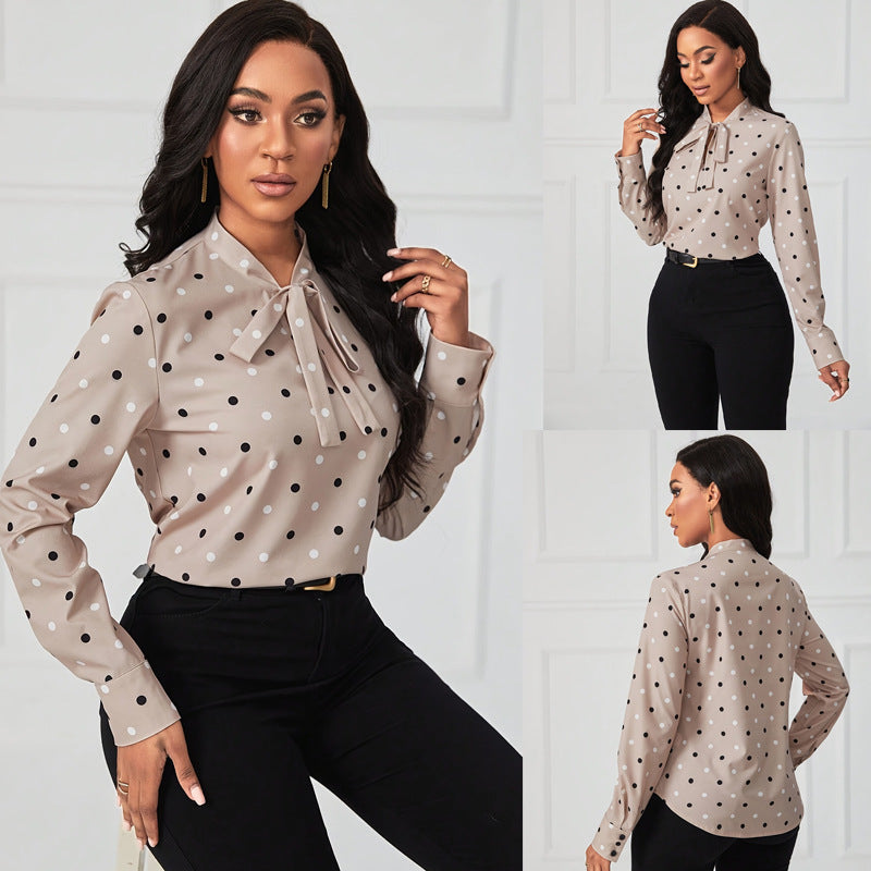 Blouse Ample Élégante à Pois – Col V et Lacets